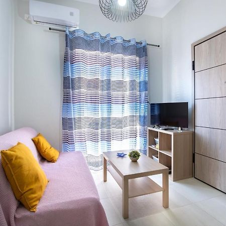 Joyfull Apartment In Пирей Экстерьер фото